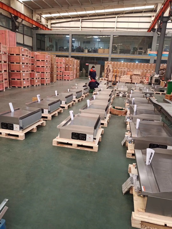 Heavy Equipment In Kitchen - 36 inch 3-pits commerciële grillplaat, professionele